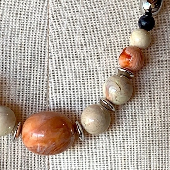 Avon Graduated bead swirl acrylic vintage long soft pastel colorful statement - Picture 3 of 7